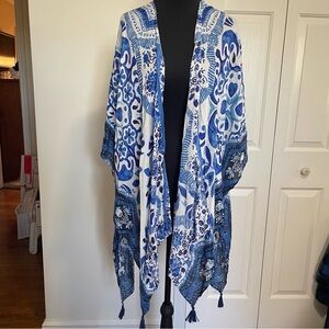 Vince Camuto Blue White Paisley Floral Shawl Open Shurg One Size